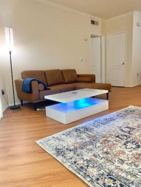 Adorable and Bright 2BD 2BR 840